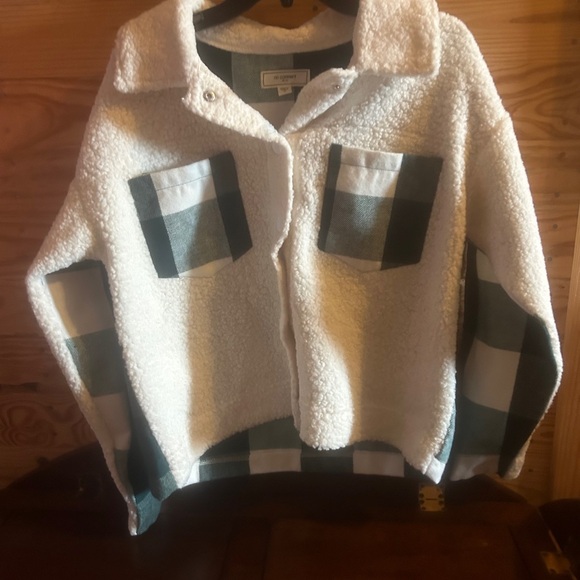 never worn - Picture 2 of 3